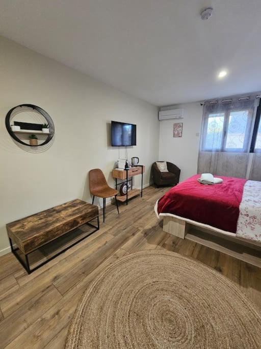 Chambre D'Hote Aphrodite Sainte-Geneviève-des-Bois Zewnętrze zdjęcie